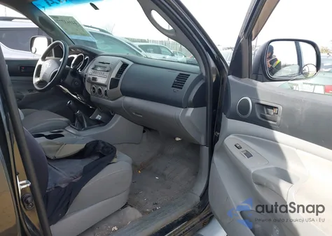 2005 Toyota Tacoma Base V6 z USA, uszkodzony, nr VIN 5TELU42N55Z041572